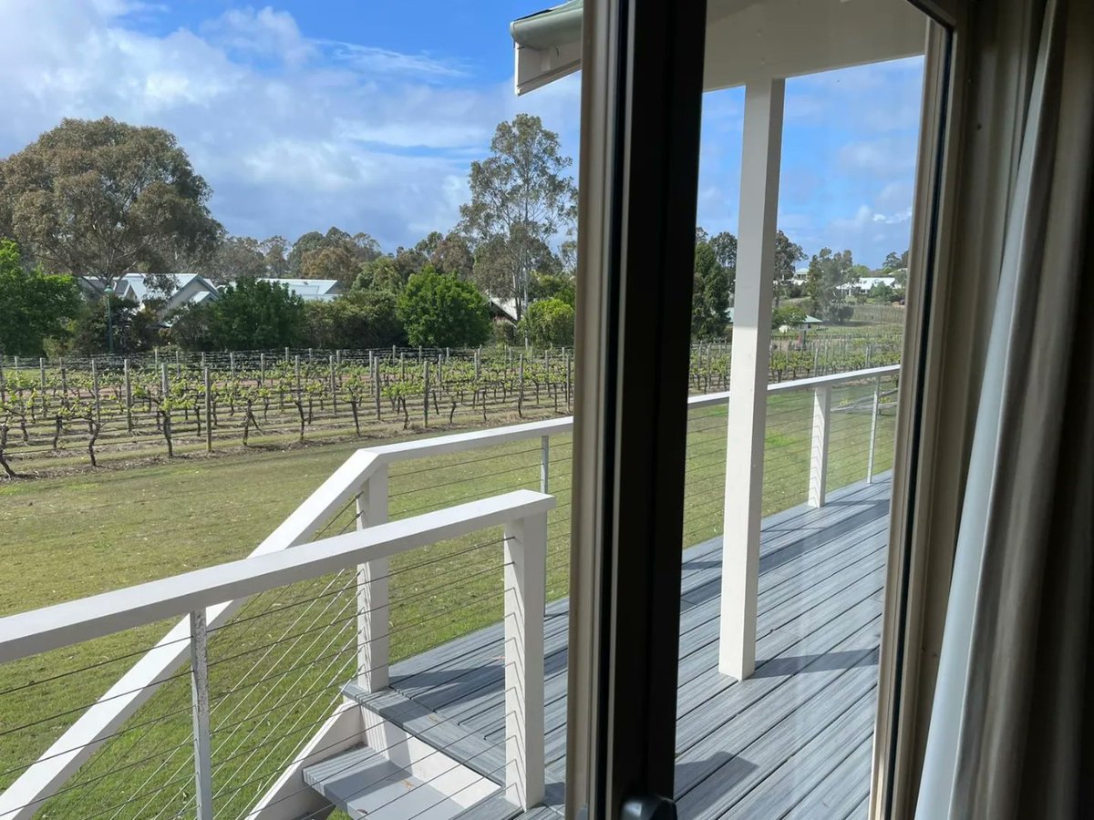 MasterBilliards's tweet photo. Early morning rise!

The Master Team dismantled this 7ft x 3ft6in Master Table and relocated it from Epping to Cessnock.

What a gorgeous winery view whilst playing a great game of pool.

☎️ 9683 4524
📍 Shop 5/40 Sterling Road Minchinbury NSW 2770
🌎 https://t.co/TlUNaPi4zO https://t.co/KLNUxRFRv8