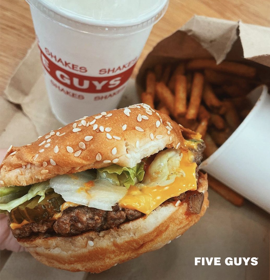 Freshers! We hope you've enjoyed your welcome period at your new uni?

We've been at some of your Freshers' Fairs and are due to be at more; it's been great to see you!

We're looking forward to welcoming you into your new 'local' Five Guys 🍔

(📸: kerrieashallnotts | Instagram)