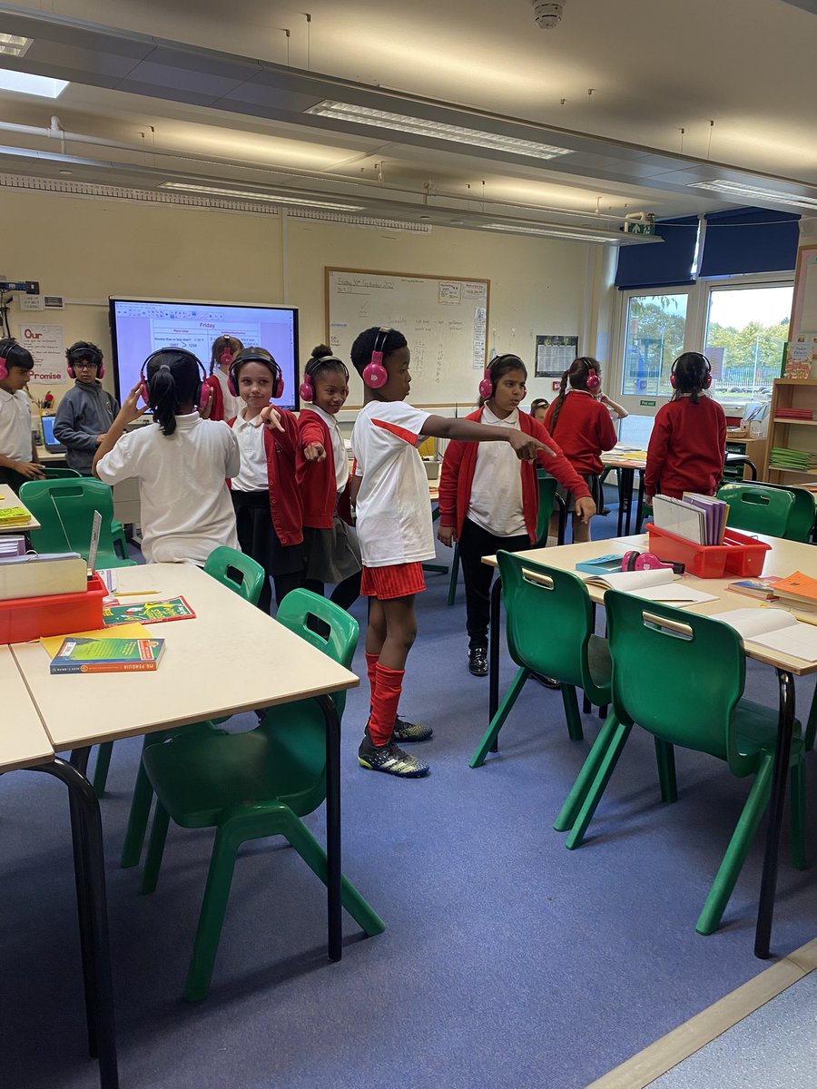 MissPenfoldCTS's tweet image. Our fist @nowpressplay experience of the year! @MrsMalhotraCTS @headcherrytree @CTS_Watford #CTScomputing #CTShistory