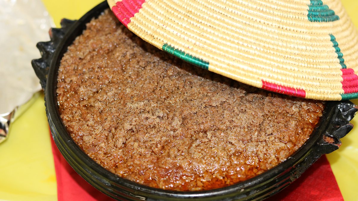 VDHgov's tweet photo. We hope everyone had an amazing Meskel! When it comes to leftovers, if there's any left, it’s important to store kifto at the bottom of the refrigerator below other ready to eat foods. Keep kitfo at room temperature for less than 2 hours &amp; wash your hands before &amp; after eating. https://t.co/uBG7QDsjbQ