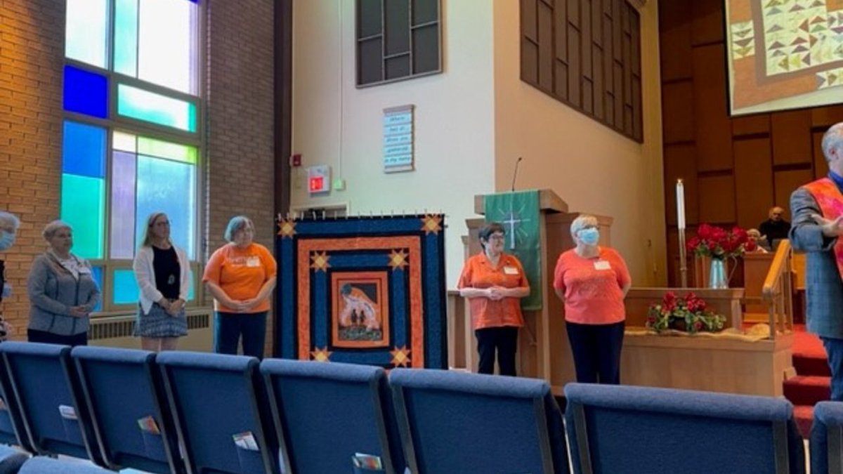 Today is the National Day for Truth and Reconciliation. Riverside Quilters made a quilt to be sent to a survivor of the Residential School system. Cheryl explains its significance and Rev. Bruce Lee blesses the quilt.

youtu.be/gbVVQJgfyHA

#ldnont #UCCan #EveryChildMatters