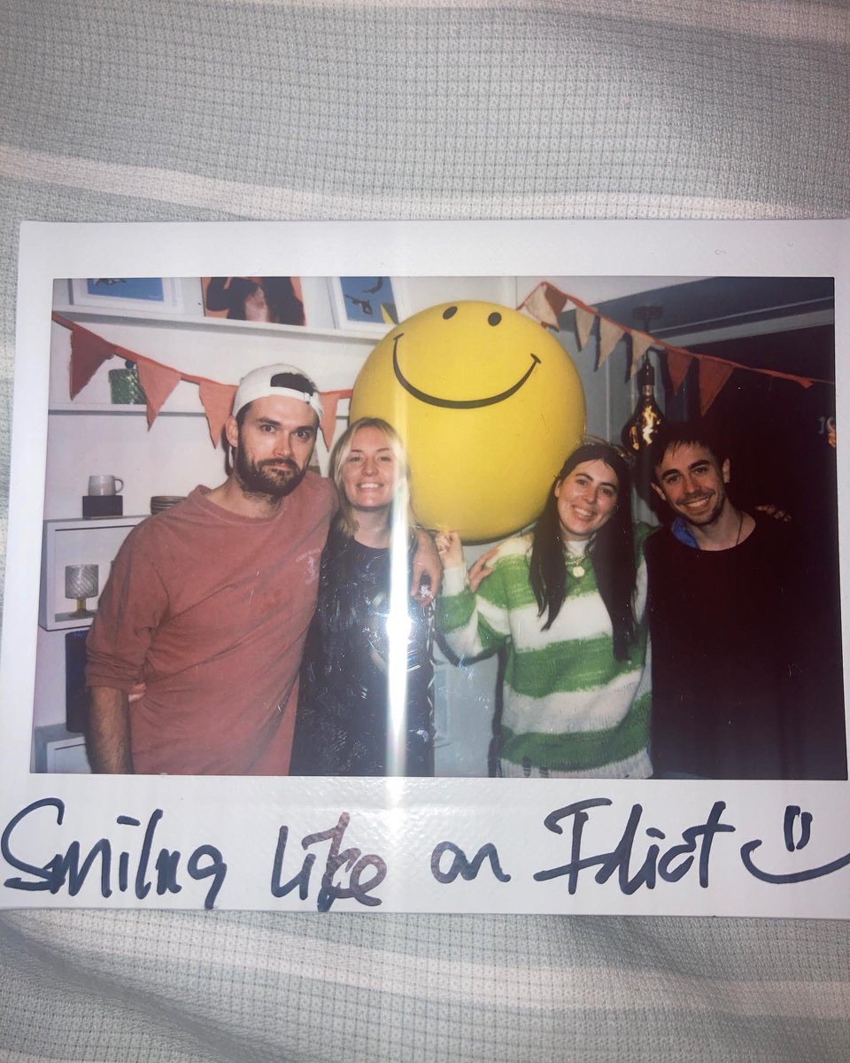 SorchaRichardsn's tweet image. Number 4 in the Irish album charts &amp;amp; number 1 independent album in the country ☘️💚

Thank you so much for all of the support. What a week 🚌💐 I’ll never forget it 

💚💐🧸🙃💽🌼 @factionmusicIE @K_Factionrec @MichaelRoeMGMT @MccartneyCronin @VampAndFade