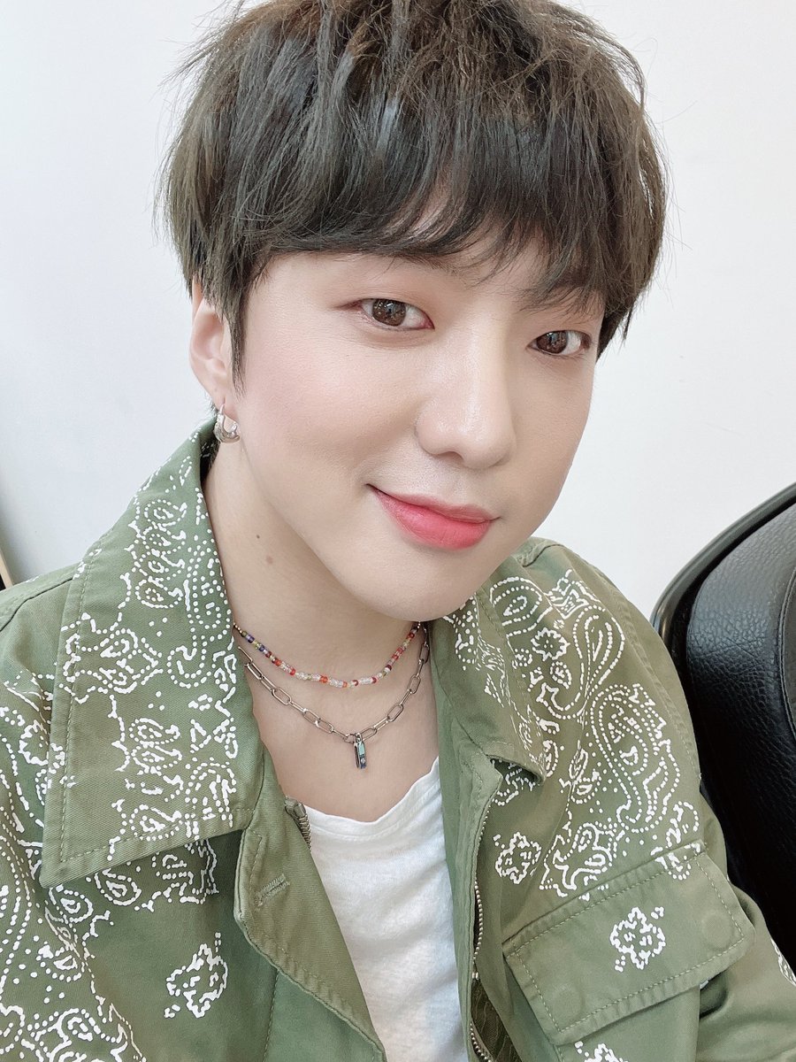 PoNg____124's tweet photo. 승윤이는 왼쪽 얼굴도 너무 예쁨! 자주 왼쪽 얼굴 셀카 올려줬으면 좋겠다🫶 https://t.co/mxt6kCK5vI