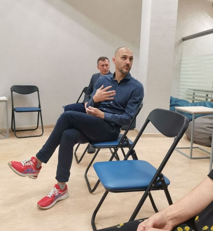 TalkGym_online's tweet photo. We are making a new project. We answer the question - how the DAO can effectively manage a useful service. Do you want to know more? Follow me! #NFT #LearnToEarn #TalrGym #Crypto #Eth https://t.co/VkKIY6eN8R