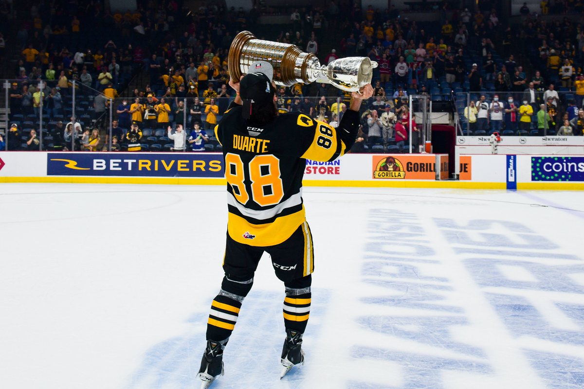 The Hamilton Bulldogs would like to thank Mark Duarte for his incredible contributions to the organization and the community!

Mark exemplified what is means to be a Bulldog and we wish him the very best with <a href="/OHLHoundPower/">Soo Greyhounds</a>!

hamiltonbulldogs.com/article/thank-…

#OHL #HamOnt #ThankYouMark
