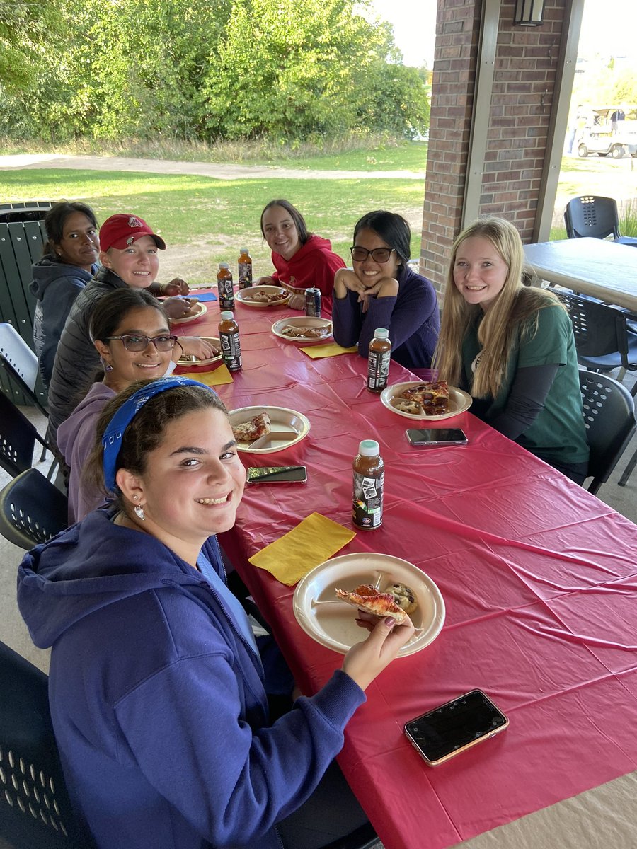 TroyAthensGolf's tweet image. Yesterday we celebrated our 2023 Senior golfers with a Senior Scramble &amp;amp; team dinner.
Although those underclassmen look very enthusiastic, they did not win. 
The Seniors came out victorious! Congrats ladies!
❤️💛⛳️🏌️‍♀️
#gohawks
