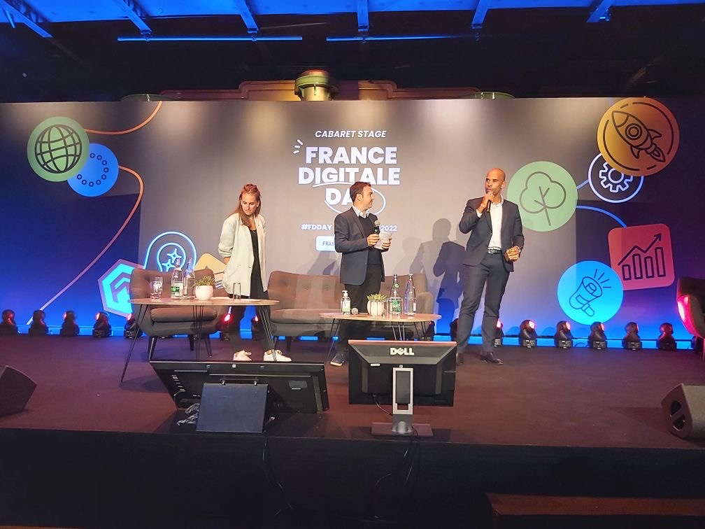 YnovCampus's tweet photo. [FRANCE DIGITALE DAY]
Mercredi dernier, YNOV Campus, partenaire de @FRdigitale a eu l'honneur de participer à la #FFDAY ! Retour en images sur la remise de prix par notre directeur général @AnilBenardDende à @wttj_fr dans la catégorie "Top of Mind" 🏆 https://t.co/hJ0RGLs4sn