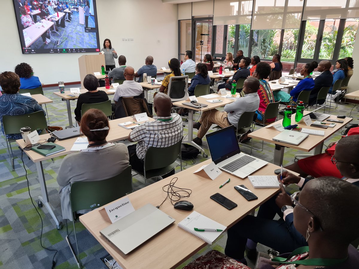 AKU_GSMC's tweet photo. We began a three-day Leadership Development Programme tailored for Aga Khan Education Services' management teams from across 🇰🇪. The participants will gain the skills to effectively exercise leadership, operate strategically and manage themselves through emotional intelligence. https://t.co/tSPWHtpsA9