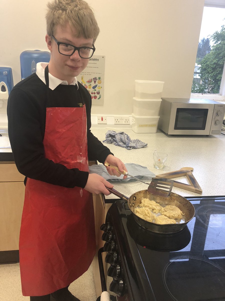 HomeHuntly's tweet photo. Ukrainian Week at The Gordon Schools. Our S2 pupils are enthusiastic to be making Deruny (Ukrainian potato pancakes). They are delicious. https://t.co/tjsPGFLIiM