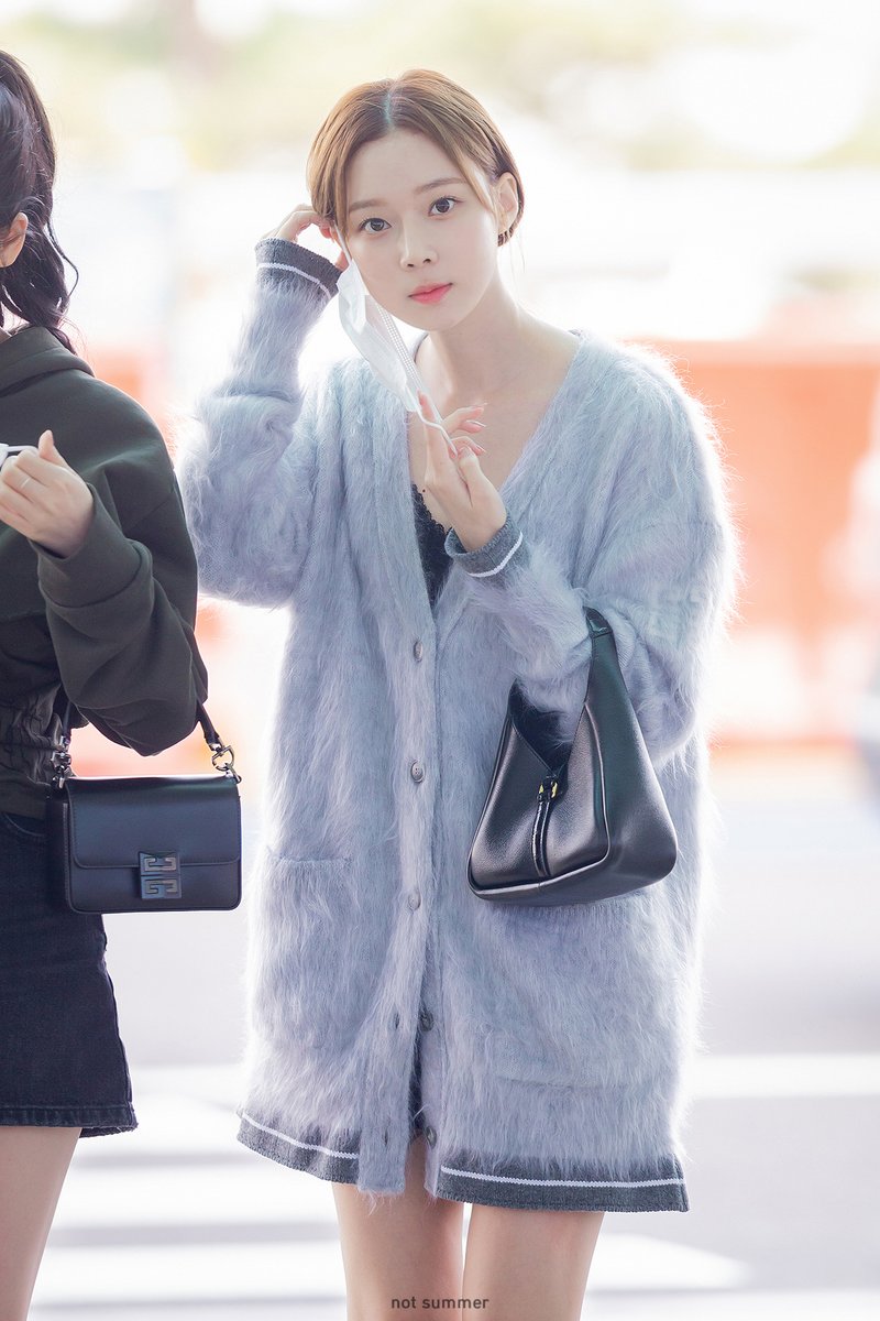 is_not_summer's tweet photo. 220930 #aespa #WINTER #에스파 #윈터 https://t.co/Xm8yPjaAkN