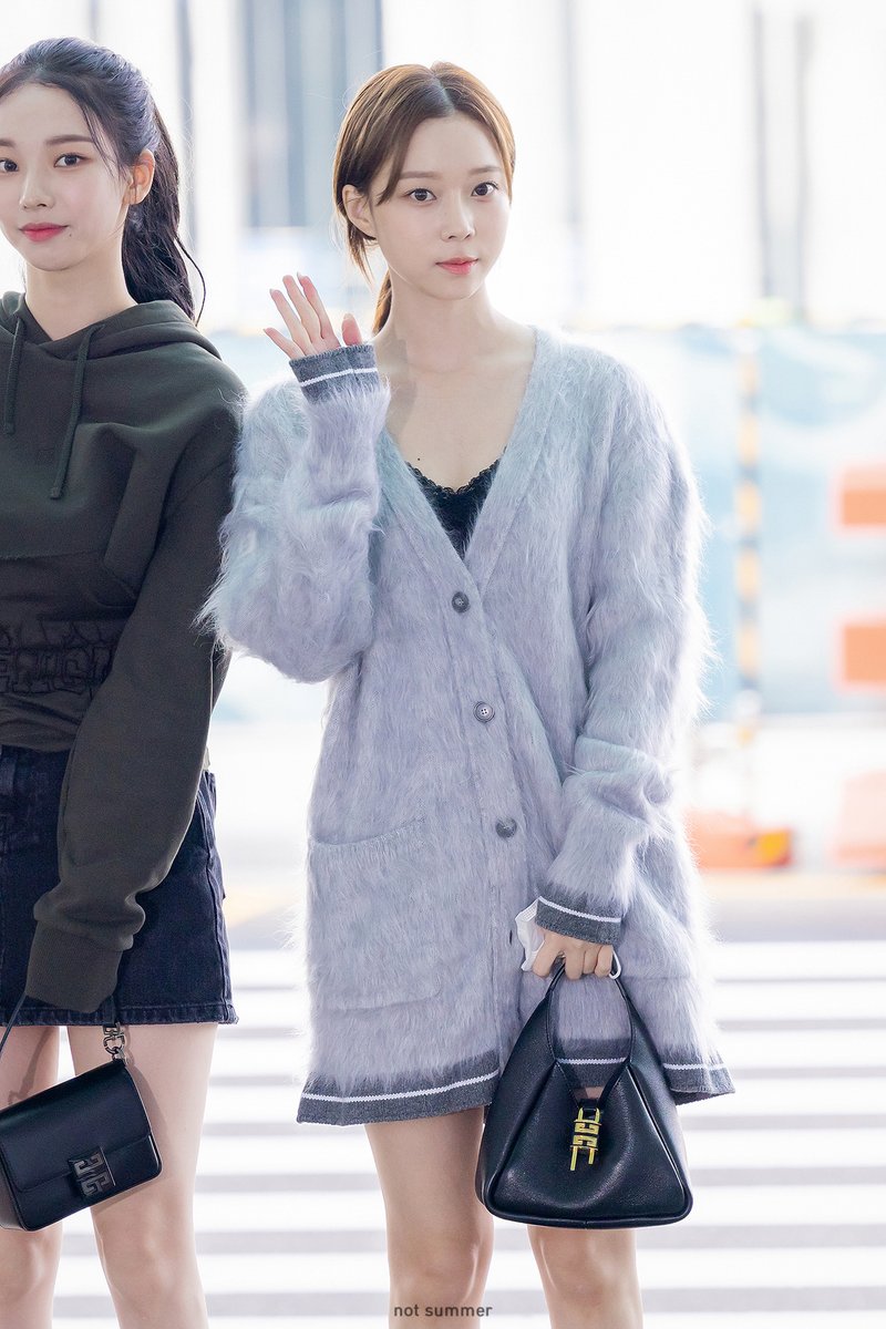 is_not_summer's tweet photo. 220930 #aespa #WINTER #에스파 #윈터 https://t.co/Xm8yPjaAkN