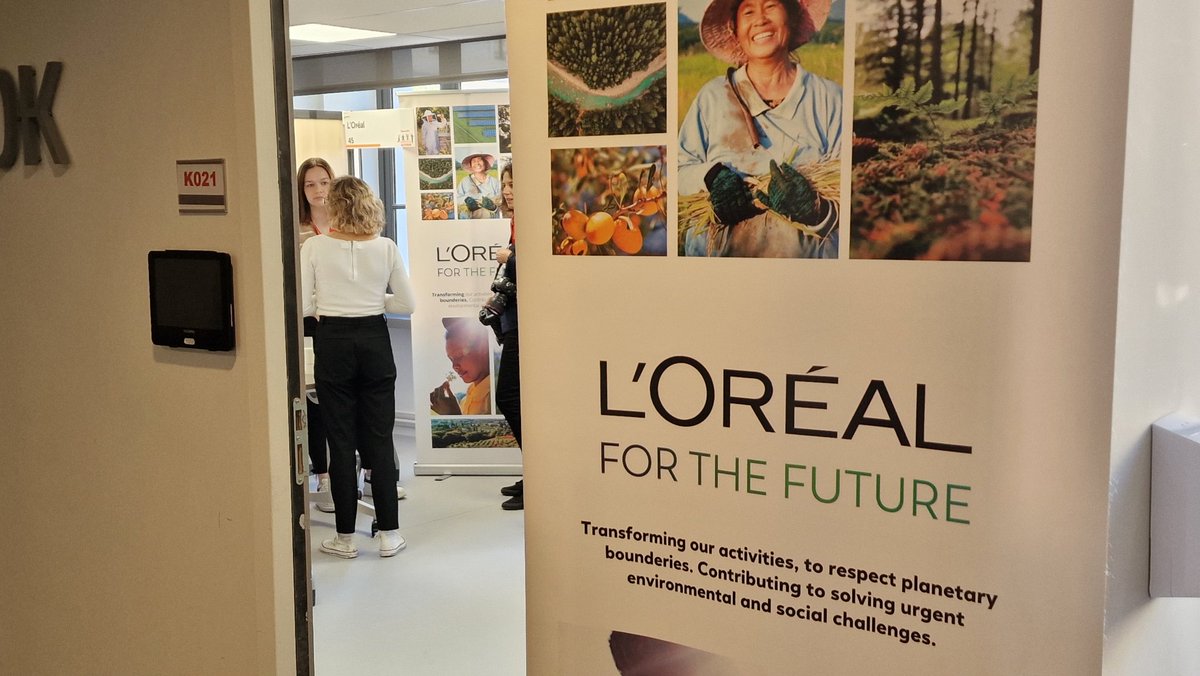 Scpocarrieres's tweet photo. Le #ForumScPo bat son plein ! Rendez vous sur notre nouveau campus @sciencespo.
Trouvez votre prochain stage, pourquoi pas chez @LOrealGroupe, ils vous attendent ! https://t.co/JZrUOOCqBc