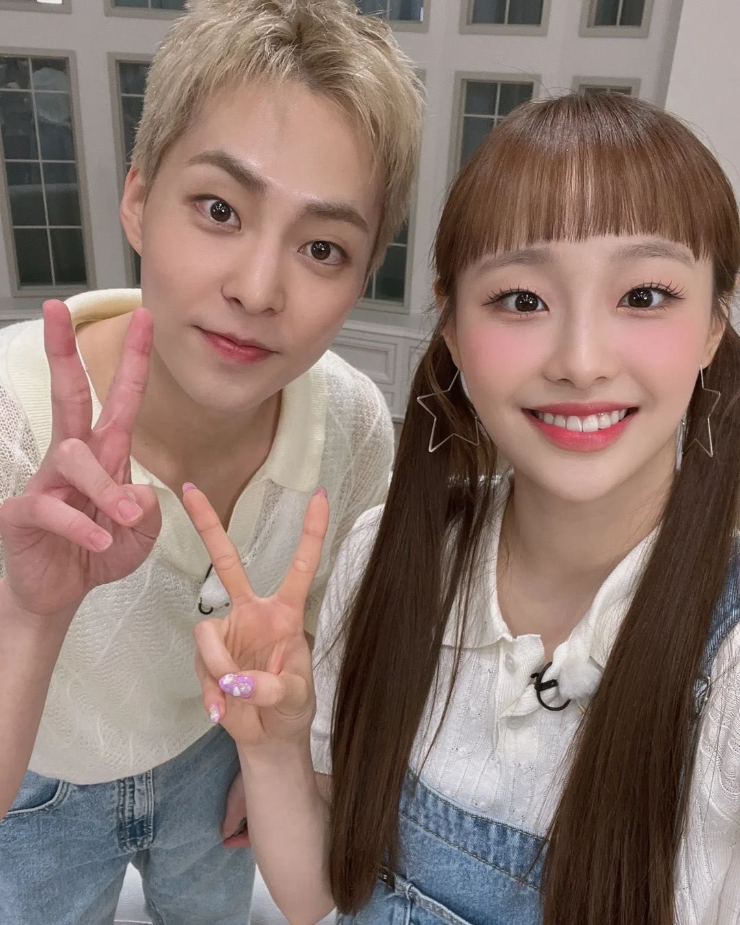 klau on X: "Xiumin's selca with Chuu! 🤳🏻 https://t.co/6NsO1u6r8C" / X