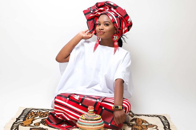 Segoupaw's tweet photo. Ethnie BAMBARA 🇲🇱 représenté par Adame_crea ✨
Au Mali, les Bambara constituent le groupe ethnique le plus important avec 35 % de la population, mais on rencontre aussi des Bambara au Sénégal, en Burkina Faso, en Mauritanie, en Côte d’Ivoire. https://t.co/6ORu21mpu2
