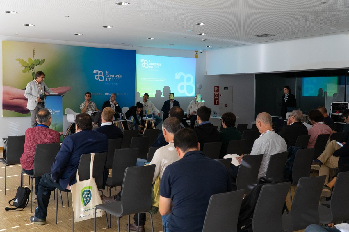 congresBIT's tweet photo. Al Foyer Lateral "Millora de la gestió forestal i l'aprofitament comercial dels recursos forestals.
#Bioeconomia #Economia #Innovació #Tecnologia #CongresBIT #CongresBITLLeida #Lleida https://t.co/3dXdPSO94f