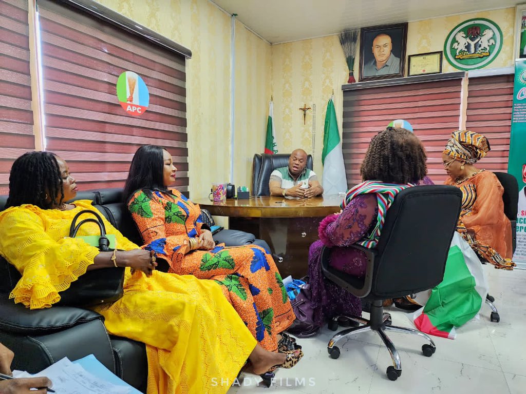 martinokorowu's tweet photo. Earlier today, South-east zonal executives of APC Professional Women council paid a solidarity visit to the Imo State Chairman of the All Progressives Congress, @OfficialAPCNg, Hon. MacDonald Ebere, PhD, at the party secretariat in Owerri. https://t.co/8agVJPLhlb