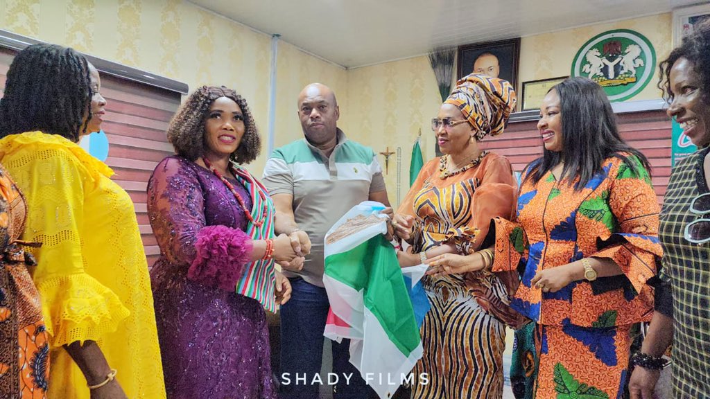 martinokorowu's tweet photo. Earlier today, South-east zonal executives of APC Professional Women council paid a solidarity visit to the Imo State Chairman of the All Progressives Congress, @OfficialAPCNg, Hon. MacDonald Ebere, PhD, at the party secretariat in Owerri. https://t.co/8agVJPLhlb