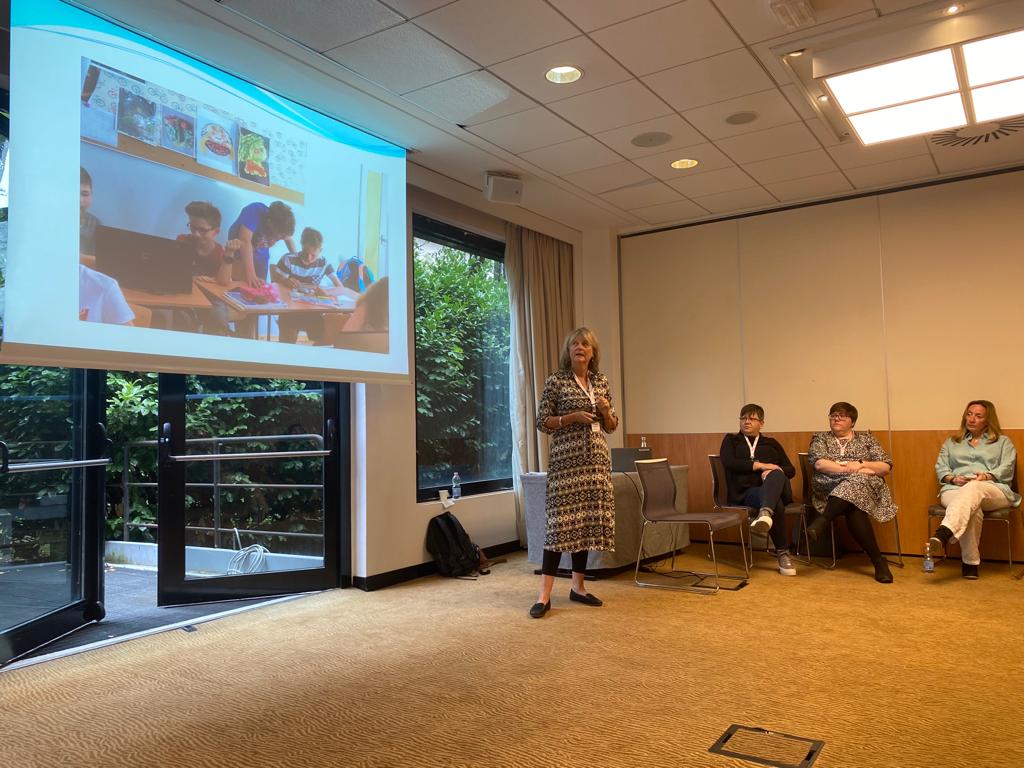 LfeeEurope's tweet photo. Crista Hazell (@ALL4language ), Lesley Atkins (@GlasgowIntEd), Lisa Hannah (@scottishcilt) and Michelle Devenny (@Queens_Belfast) presenting yesterday at #DIPS22 in our "UK corner". Thank you very much to all of you! #LFEE #Interacting #Partnerships https://t.co/HzAsUD7oYg