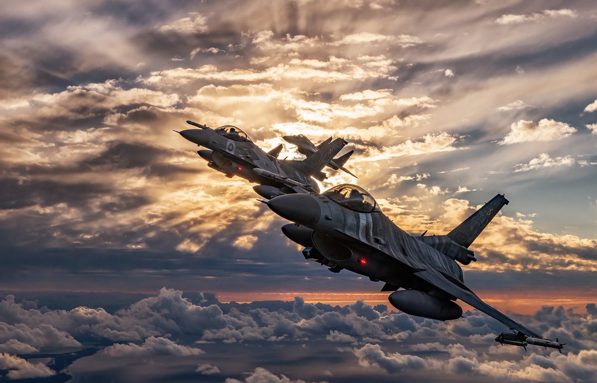 Happy Friday and have a great Weekend! Polish Air Force 🇵🇱 have taken over from the Czech Air Force 🇨🇿 for the #NATO enhanced Air Policing mission at Šiauliai Air base, Lithuania 🇱🇹 in the Baltic region Photo by: @hesyja #SecuringTheSkies