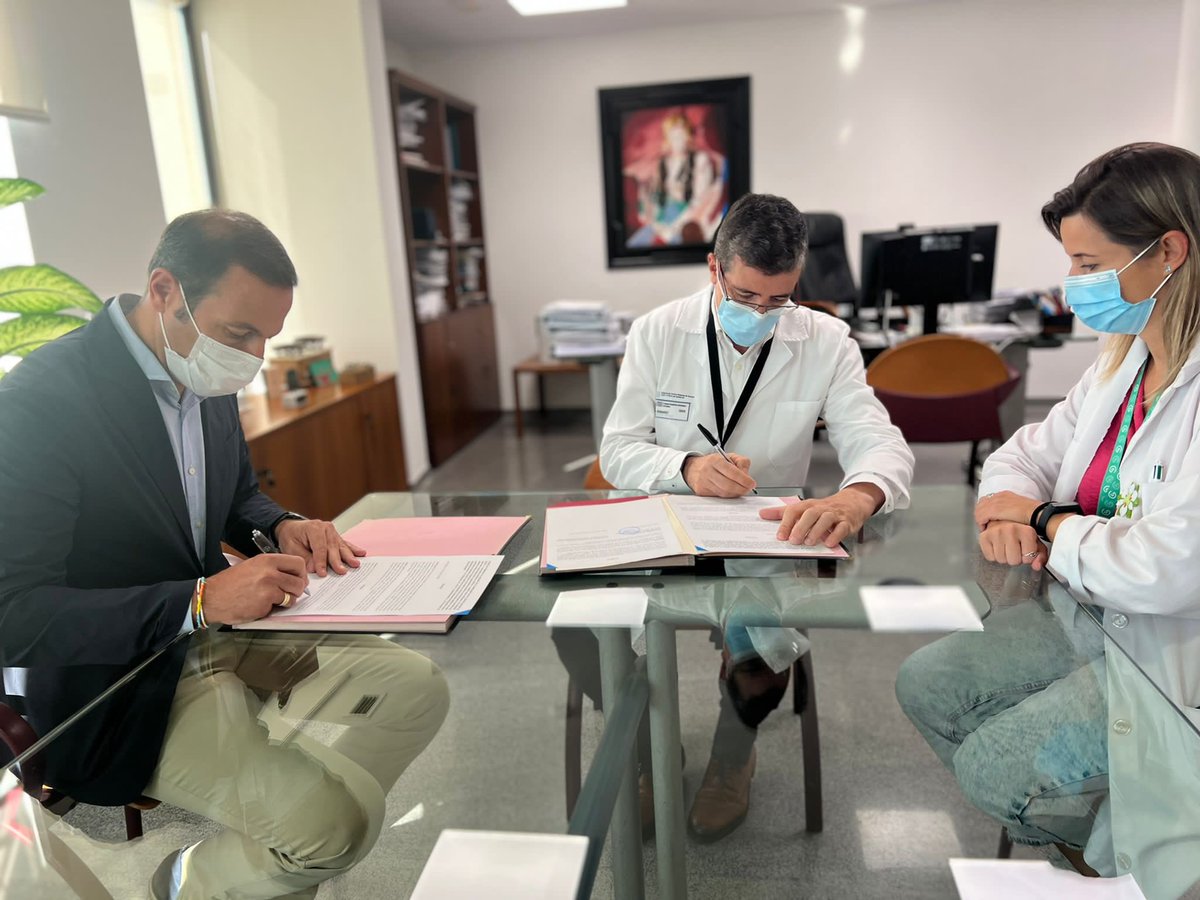 Renovando o compromiso coa @ContraCancerOU unha colaboración que se mantén no tempo e que retomará en breve esperadas iniciativas que a pandemia non fixo esquecer… 💚Asociación Española Contra o Cancro en Ourense 🤝 Hospital Universitario de Ourense