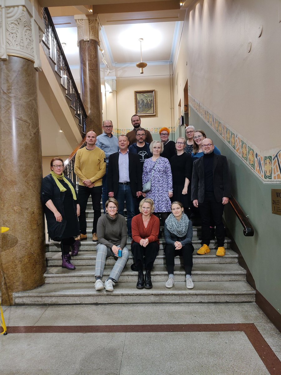 jaakkohelander's tweet photo. Kerrankin liki kaikki suomalaiset ohjaajakoulutusyksiköt koolla yhteisen asian äärellä - kiitos päivistä @EuroguidanceFI @Opetushallitus ja upeat kollegat! https://t.co/sRyNH7UTQF