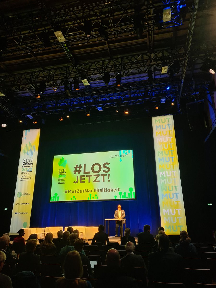 'Courage for Sustainability' (#MutzurNachhaltigkeit) was the title of this year's Zeit Wissen congress in Berlin. It was full of exciting discussions about renewable energies, geopolitics, circular economy and climate impact.
Here are six learnings from the congress:

#LosJetzt