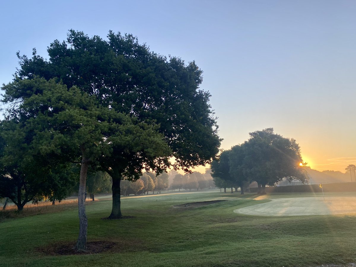 Ryan_n91's tweet photo. Tranquil mornings 🌅⛳️
 @stowgolfclub https://t.co/KI3QdXT9HJ