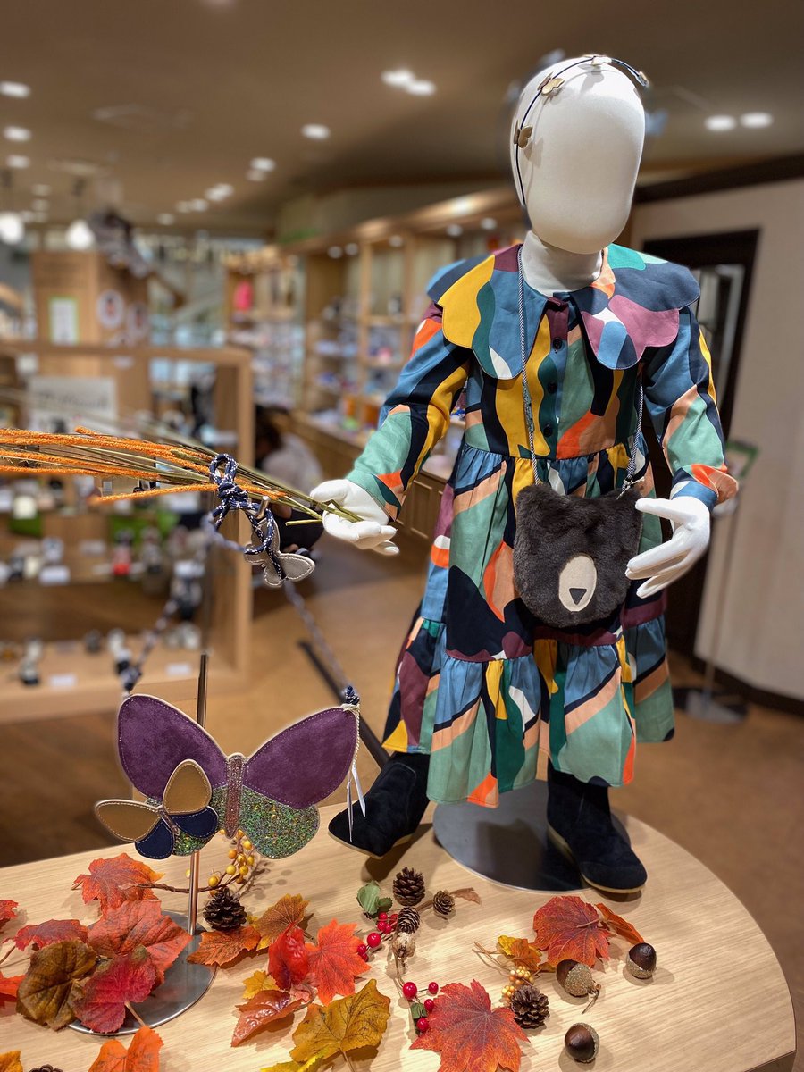 MimiandLulaJ's tweet photo. 🍁POPUP SHOP🍁
阪急うめだ本店 11階 
子供靴・雑貨売場
■2022.10.18まで
2022FWのアイテムを一挙にご覧いただけるPOPUPを開催中🌼📍
この機会にぜひ足をお運びください🌈
#MIMIandLULA #mimiandlulajp #ミミアンドルーラ #キッズアクセサリー #ロンドン #おしゃれママさんと繋がりたい https://t.co/ISrHBgL8fK