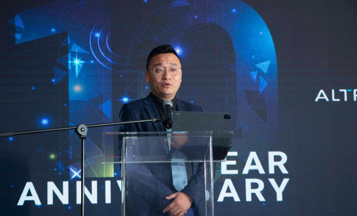 altronnexus's tweet photo. Last night, we celebrated our 10 year partnership with Huawei. Our MD @Kennedy Chinganya shared how the journey has been beneficial to Gauteng citizens through the roll out of our high speed network for @eGov. https://t.co/Mye1OTNgjR