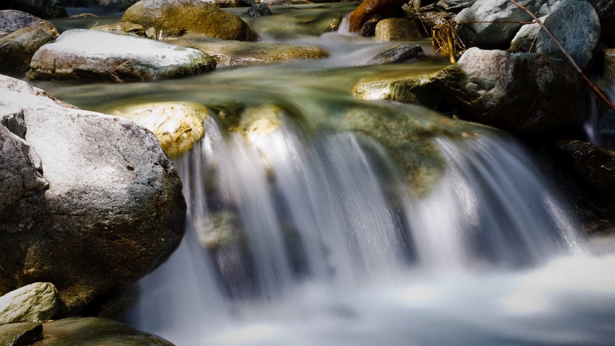 UVEK's tweet photo. #BREntscheid Grünes Licht für die #Wasserkraftnutzung in #Fideris. Der Bundesrat genehmigt den Schutz- und Nutzungsplan vom Kanton #Graubünden. Der #Bergbach wird für die #Stromgewinnung stärker genutzt. Der #Malanserbach hingegen bleibt geschützt.
➡️ https://t.co/Mlha2hXPJO https://t.co/OXsb8SpbCg