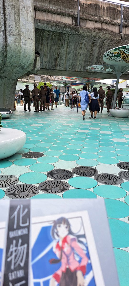 SanestTUYUFan's tweet image. #ม็อบ30กันยา65 อ่าน bakemonogatari อยู่ครับ arc hitagi crab