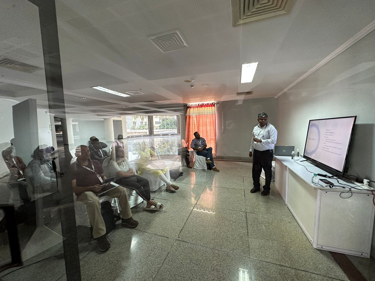 OpenSourceForU's tweet image. Jeeva Chelladhurai, CEO, Comorin Consulting Services is now conducting the training on “Business Process Automation using Open Source LowCode Platform” at Open Source India 2022.

#OSI2022 #OpenSource #Bengaluru #Kubernetes #Developers #DevOps #OpenSourceIndia #OSI