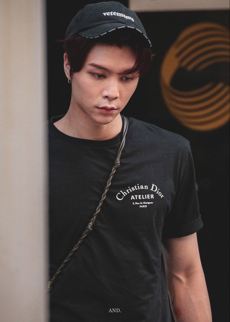 7DREAMSOFC's tweet photo. ㅤ
#DREAMSPATCH┊By Staff.
7DREAMS'S Alterio, Rayyanza and Axelle, also the manager Jeremiah, arrived on @andromedafm_'s building. They are ready for having fun on 97.25 Andromeda FM tonight.
Lets support and listen to their radio on 7pm.
ㅤ https://t.co/WYALc9BtBR