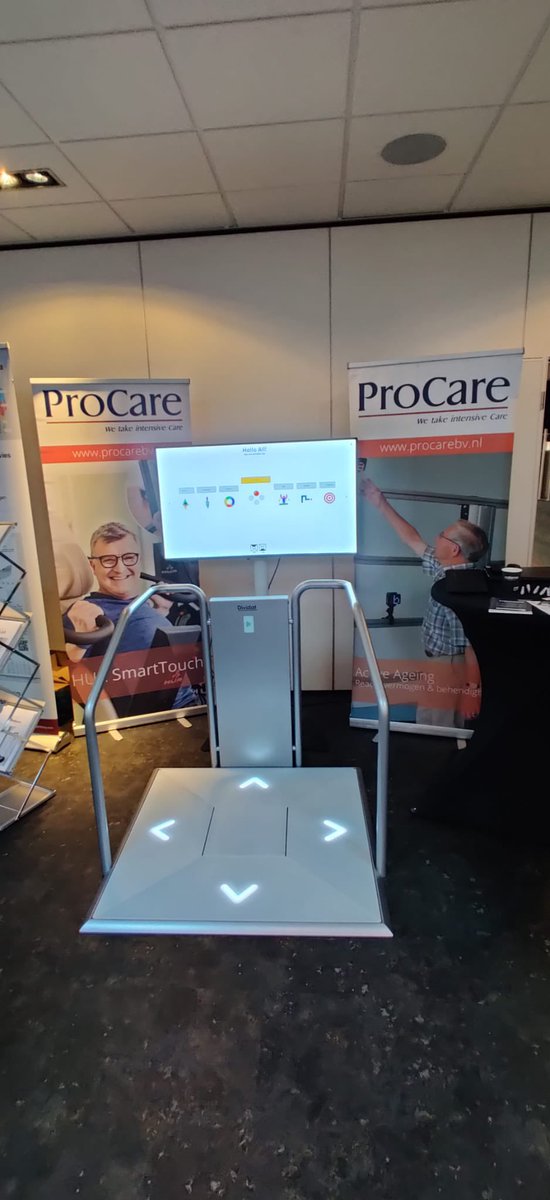 ProCare's tweet photo. Met de @Dividat_Swiss SENSO op het @geriatrieft congres vandaag! Schroom niet om langs te komen en je cognitie/beweging eens op de proef te stellen 😏. #dividat #congres #geriatrie #fysiotherapie #beweging #activeageing #healthyageing #fit #ageing @HURWellness https://t.co/lubEcL88vk