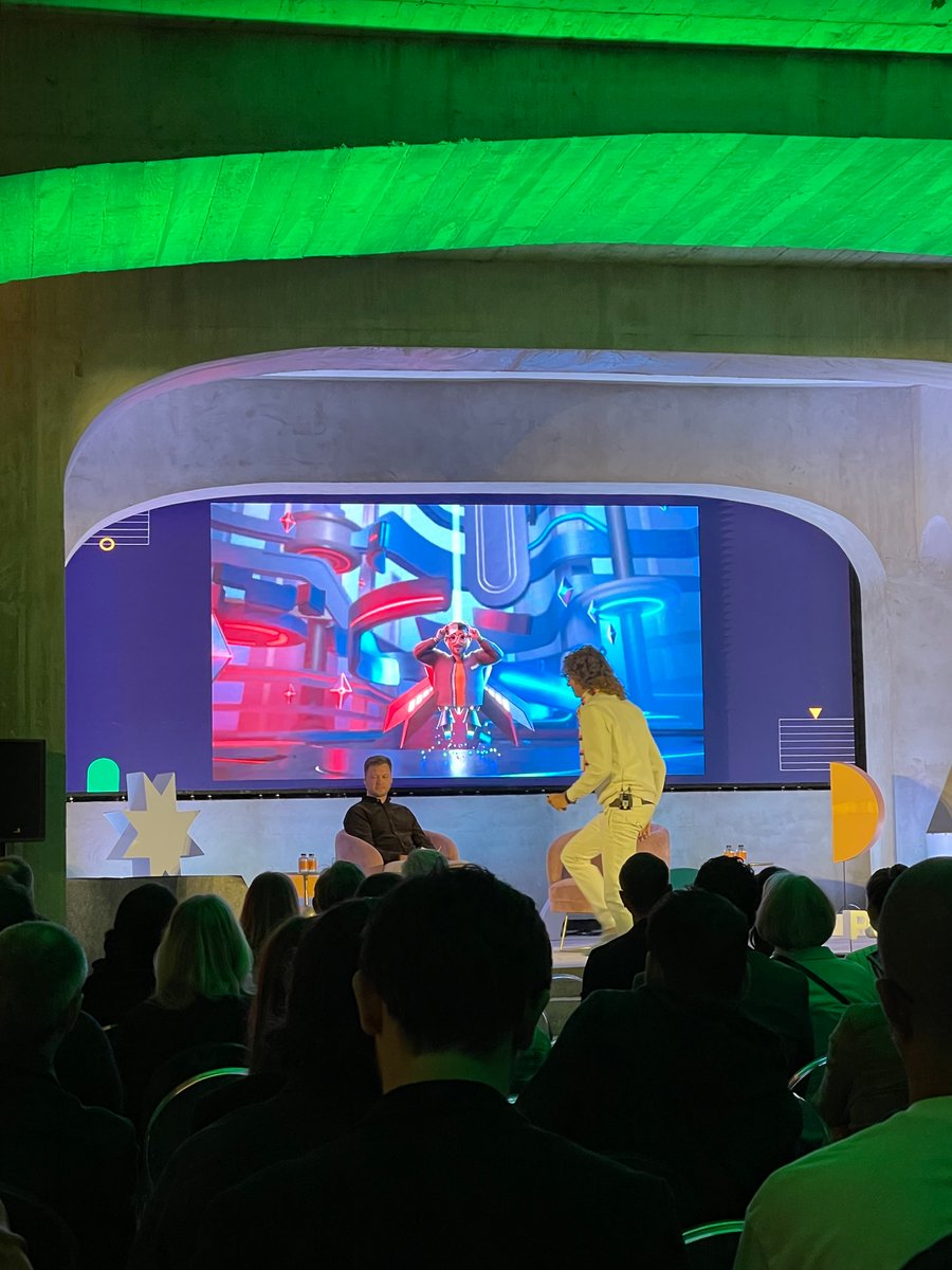 JamesByrnebrand's tweet photo. Great couple of days in Barcelona at the Paradigms #brandexperience conference. Great talks from @Spotify, @oatly, @Google, @Meta and many more. Huge thanks to the team @Frontify for putting on an amazing show.Great to meet @brandingmag #branding #design #paradigms2022 #frontify https://t.co/8dudEUl7aN