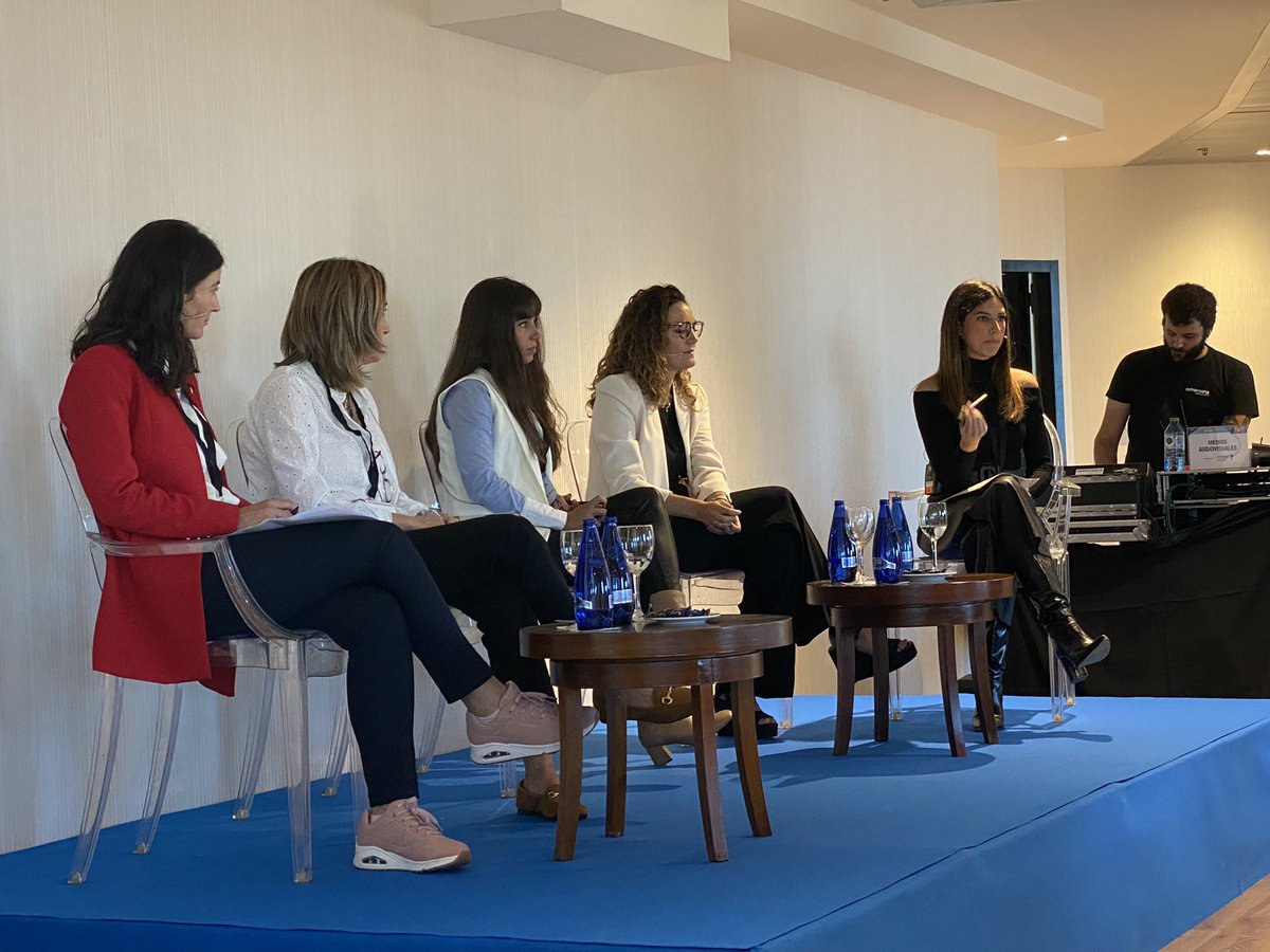 GETEII's tweet photo. Mesa redonda. Alimentación y abordaje global del paciente con EII. Mitos y realidades.
#geteii2022 #ibdnurse # https://t.co/4h47yocYQ8