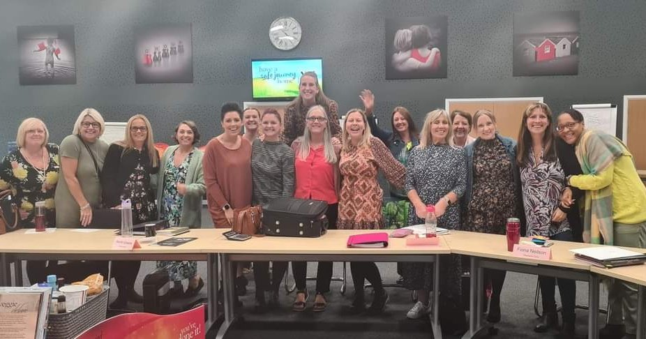 SWwithBecky's tweet photo. Busy few days!๐คฉ
Here's a picuture @SlimmingWorld Head Office last weekend for some more fantastic training with my fellow fabulous consultants!๐ฅฐ
I'm enjoying gaining new knowledge to help my amazing members!๐
#SlimmingWorldConsultant
#SWTraining #SlimmingWorldHeadOffice https://t.co/04vmThIiYC