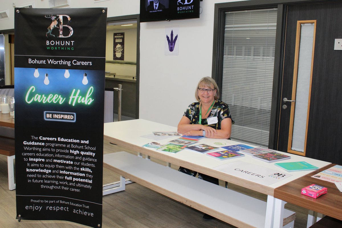BohuntWorthing's tweet photo. What an amazing open evening - every member of staff pitched in, lots of our students came back to help and even some of our ex students. It really is #teamwork that makes the dream work - especially those behind the scenes! #officestaff #premises #catering #alumni #OpenEvening22 https://t.co/2KYRSfH7ig