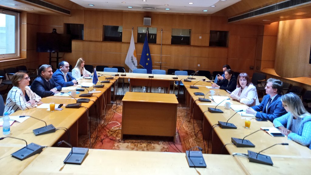 CyprusMFA's tweet photo. Hosted a meeting between 🇪🇺 @dubravkasuica, VP of the #EU Commission for Democracy and Demography & #Cyprus 🇨🇾 Commissioners of the Citizen, @SentonasP & Data Protection, @Irene_LoizidouN
📝 Active Citizenship and Participatory Governance on the agenda #CyGenSecEU https://t.co/zBM7oUiHOo