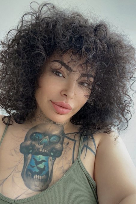 Watch Azita's leaked NSFW photo on TwXstars