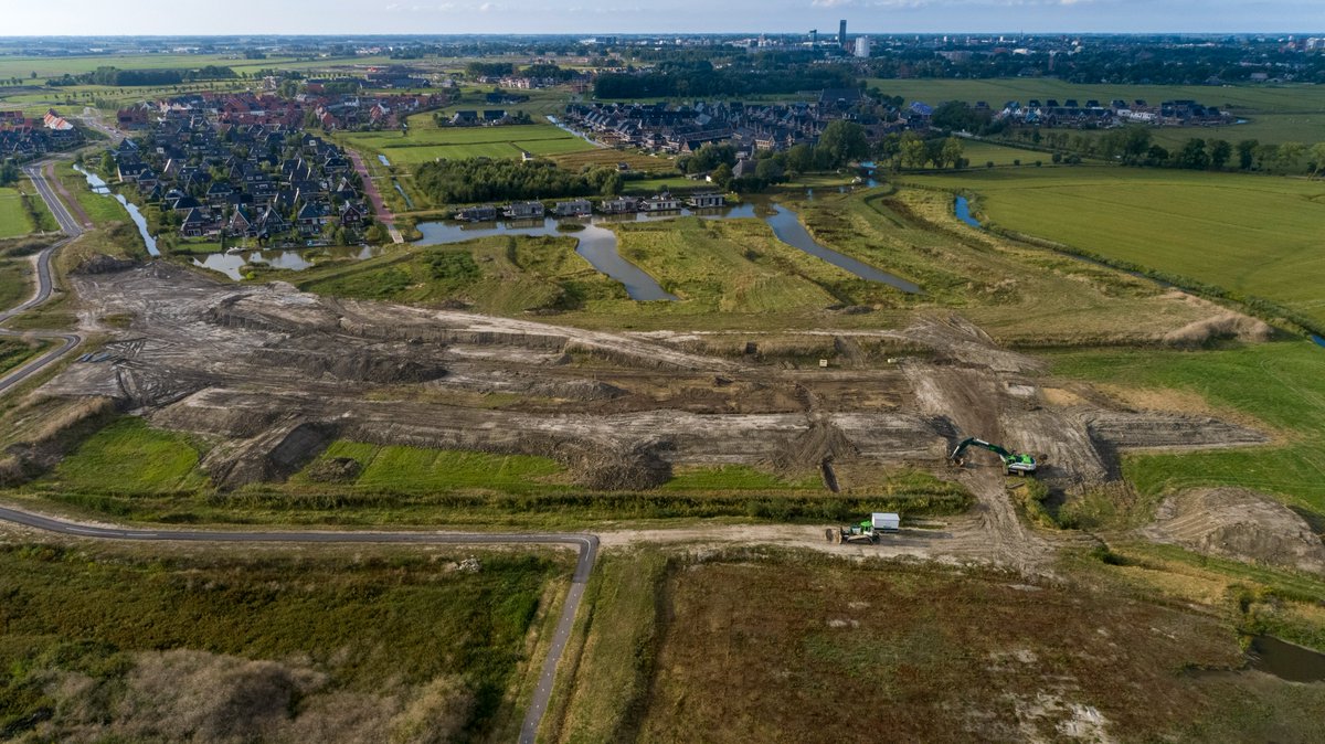 WijWerkenAan's tweet photo. De @DeZuidlanden werkt aan buurtschap Unia. Tot en met januari 2023 is het #fietspad tussen Wirdum en Techum gestremd. Fietsers worden via borden omgeleid. https://t.co/L7id9BIT6t