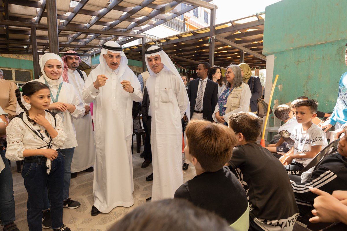 isdb_group's tweet photo. جانب من زيارة رئيس #البنك_الإسلامي_للتنمية  د. الجاسر والسيد عبد العزيز الغرير لمركز مساعدة وتأهيل الأطفال لاكمال تعليمهم وفتح نوافذ امل لهم بالتعاون مع يونسيف. يوفر مركز #مكاني مساحة آمنة للتعلم وممارسة الرياضة واكتساب المهارات والانخراط في أنشطة فنية
 
@AGFforE @UNICEFJordan https://t.co/ryMPhK80nl