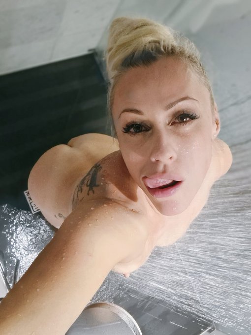 Morning shower... video it's on the way..💋💋❤️&zwj;🔥❤️&zwj;🔥❤️&zwj;🔥 I just love love being wet 💦💦💦💦💦💦😈💪💋💋❤️❤️❤️❤️💗💗🥰🥰<a href="/tag/blonde"class="tags"><span>#blonde</span></a><a href="/tag/sexymilf"class="tags"><span>#sexymilf</span></a><a href="/tag/lovesex"class="tags"><span>#lovesex</span></a><a href="/tag/bgv"class="tags"><span>#bgv</span></a>