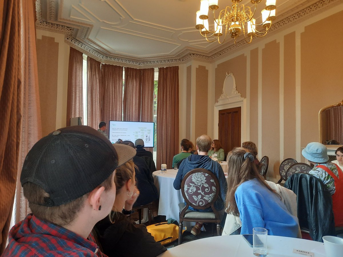 Jasmine_ZYang's tweet photo. Lovely meeting the new @GW4plusDTP cohort at the beautiful Exeter Reed Hall! Very surprised by the breadth of research topics going on 😍 https://t.co/209pOlClKI