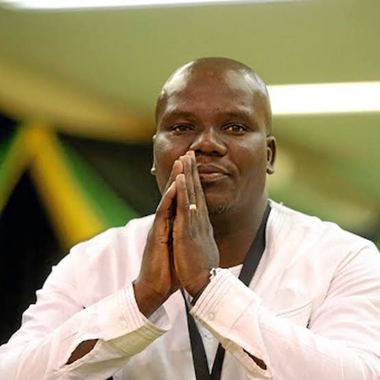 Calvinbrytty16's tweet photo. His credentials speaks for him the only candidate who's suitable for the position of Secretary General of the ANC in December Sompisi Phakama ixesha lifikile ✊✊✊💚💛🖤
We are fighting for the soul of the ANC ✌️✌️✊✊💚💛🖤 #MN22💚💛🖤 https://t.co/q6Em0LMjYh