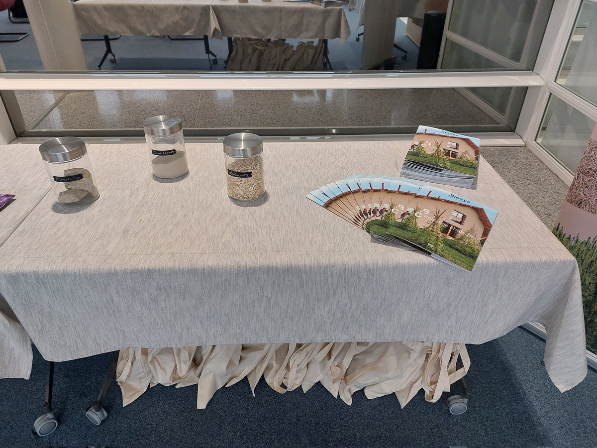 GuillaumGontard's tweet photo. "La première qualité de la filière chanvre est qu'elle rassemble" @GroupeVicat et sa solution biosourcée de béton de chanvre projeté, solution bas carbone #Biosys https://t.co/o97LgTU39l