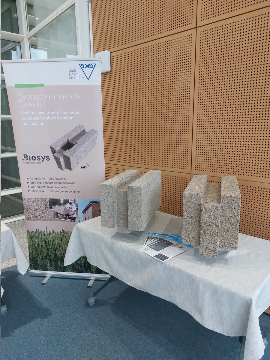GuillaumGontard's tweet photo. "La première qualité de la filière chanvre est qu'elle rassemble" @GroupeVicat et sa solution biosourcée de béton de chanvre projeté, solution bas carbone #Biosys https://t.co/o97LgTU39l