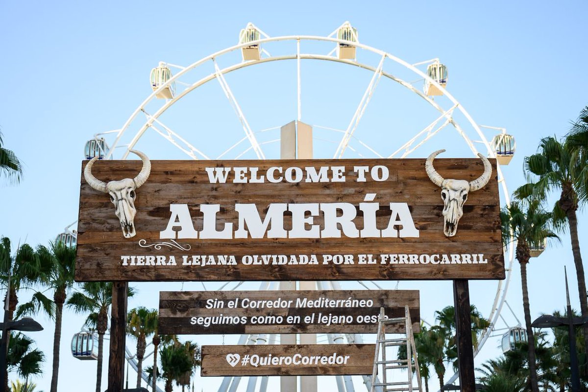 JoseMBretones's tweet photo. Originalísima campaña reivindicativa de @Corredor_Med en las plazas y calles de #Almería @ave_almeria #quierocorredor https://t.co/UNAjjglEO0