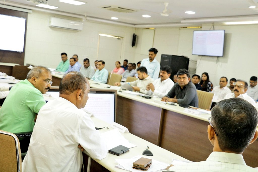 જિલ્લાના હિત અને પ્રશ્નોના સમાધાન માટે મળેલ જિલ્લા સંકલન અને ફરિયાદ સમિતિની બેઠકમાં ધારાસભ્યશ્રી દ્વારા રજૂ કરાયેલા લોકોના પ્રશ્નોને સાંભળીને અધિકારીઓ દ્રારા તેમના હકારાત્મક જવાબ આપવામાં આવ્યાં.
<a href="/pkumarias/">Pankaj Kumar</a> <a href="/CMOGuj/">CMO Gujarat</a>
<a href="/revenuegujarat/">Revenue Dep. Gujarat</a> <a href="/nkmeenaias/">Dr.Narander kumar Meena, IAS</a>