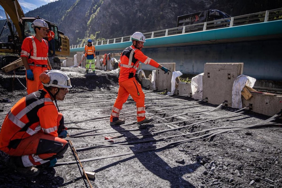 Chef de chantier, conducteur d'engins, coffreur ferrailleur et bien d'autres encore...je découvre les #métiers du #LyonTurin 👉 bit.ly/Métiers_Lyon-T… #emplois #BTP #GrandProjet #Maurienne #territoire